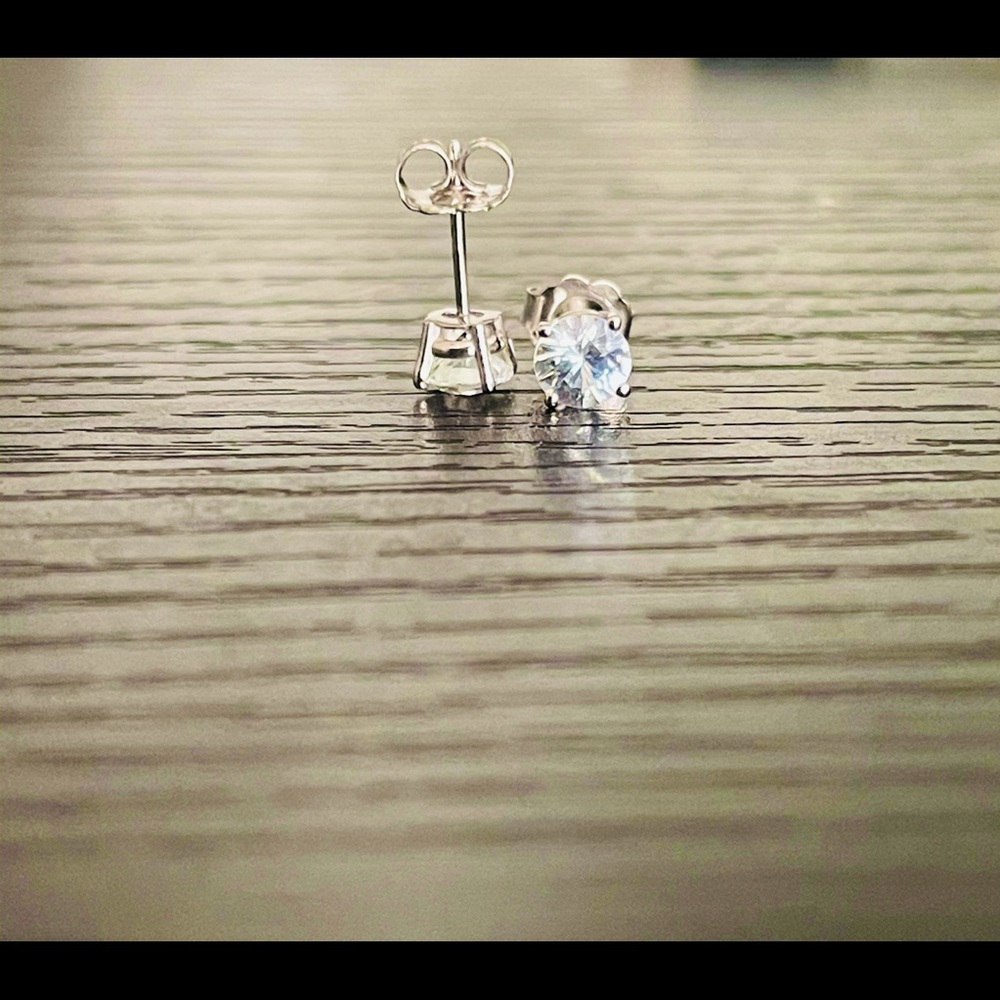 14K White Gold White Sapphire Stud Earring